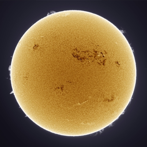 5月22日の太陽擬似カラー版