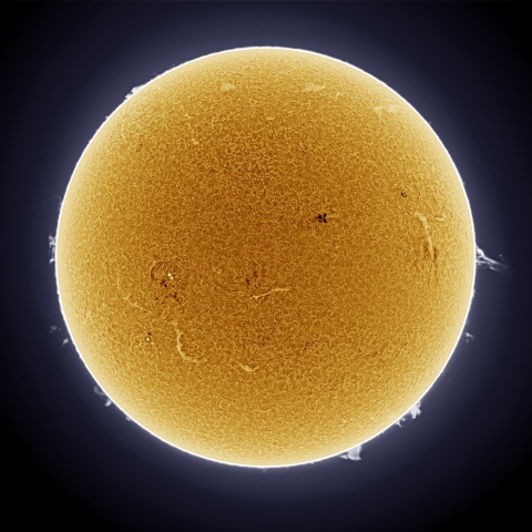 5月29日の太陽 擬似カラー版