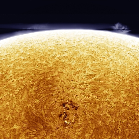 5月8日の太陽 擬似カラー版