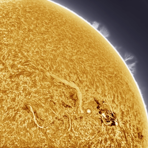 6月19日の太陽 擬似カラー版