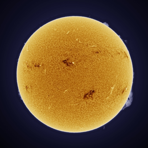 7月17日の太陽 擬似カラー版