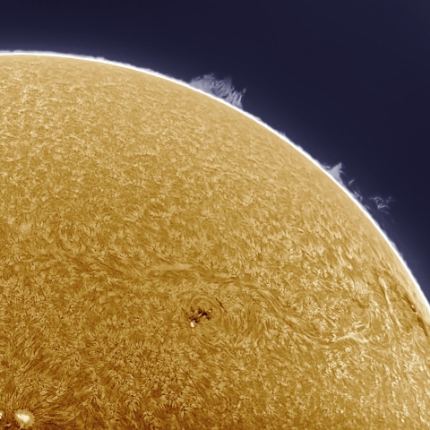 7月17日の太陽 擬似カラー版