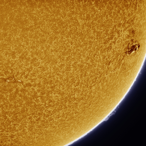 8月27日の太陽 Ha 擬似カラー版