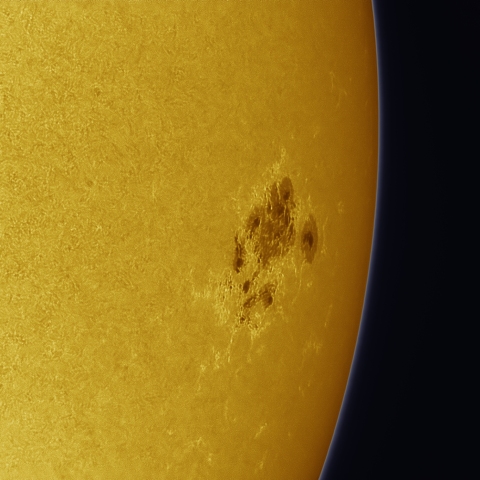 9月4日の太陽 白色光 擬似カラー版