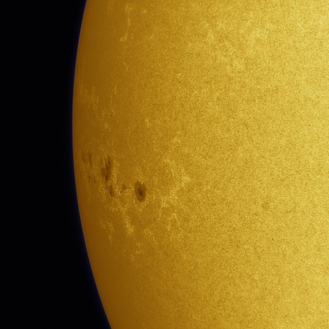 10月02日の太陽 白色光 擬似カラー版