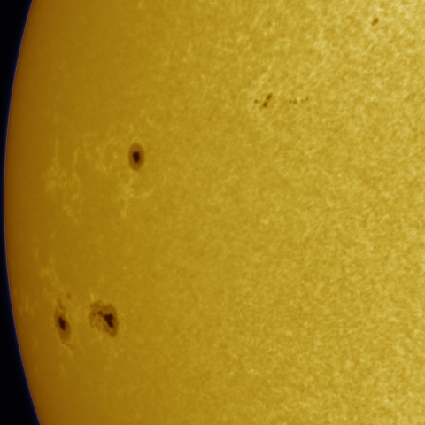 11月06日の太陽 白色光 擬似カラー版