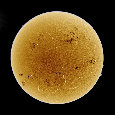 12月11日の太陽 Ha 擬似カラー版 ダブルスタックはじめました