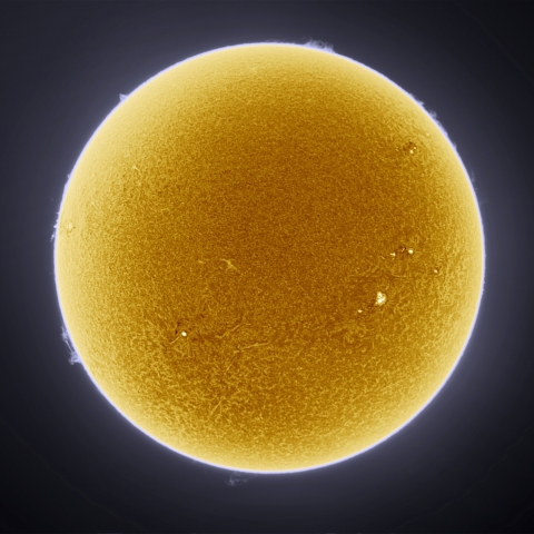 12月18日の太陽 Ha 擬似カラー版