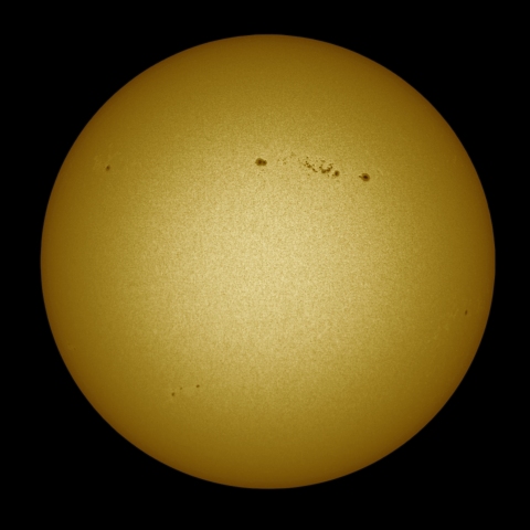 12月25日の太陽 白色光 擬似カラー版