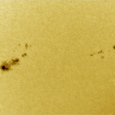 01月08日の太陽 白色光 擬似カラー版