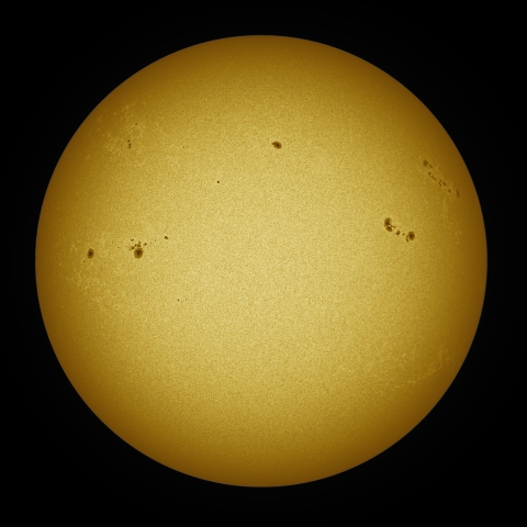 02月12日の太陽 白色光 擬似カラー版