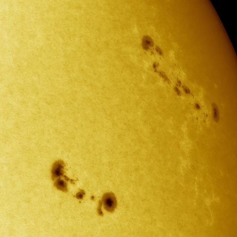 02月12日の太陽 白色光 擬似カラー版