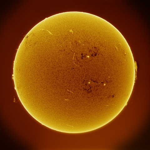 02月17日の太陽 Ha 擬似カラー版
