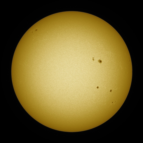 02月18日の太陽 白色光 擬似カラー版