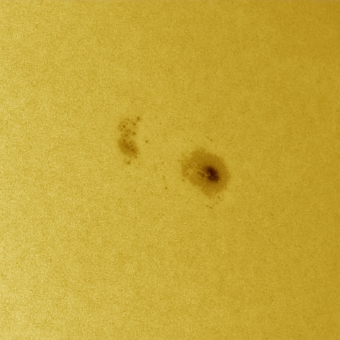 02月18日の太陽 白色光 擬似カラー版