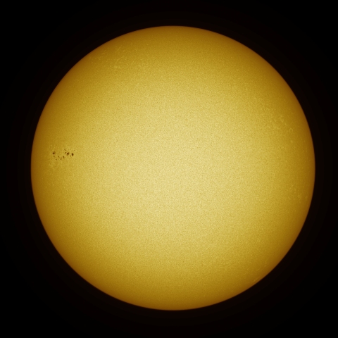 04月09日の太陽 白色光 擬似カラー版