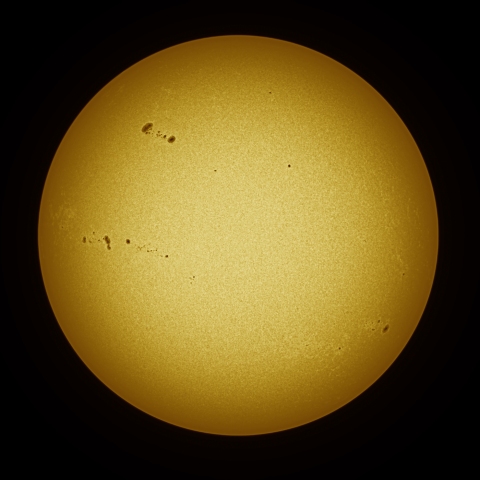 04月16日の太陽 白色光 擬似カラー版