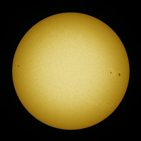 04月22日の太陽 白色光 擬似カラー版