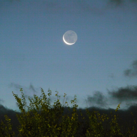 月齢27.6の地球照