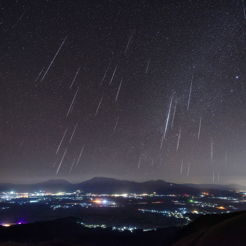 阿蘇五岳に降り注ぐ