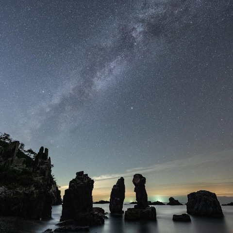 西に傾いた夏の銀河