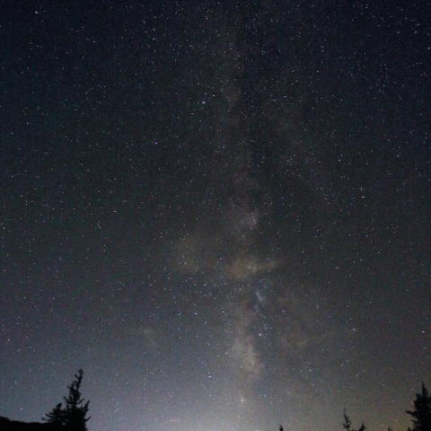 富士山西側へ立ち上がる天の川