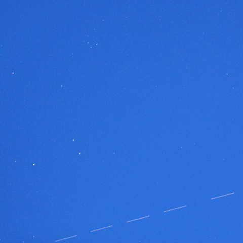 今夕(8/06)の薄明中のHTV4