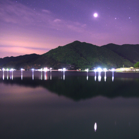 海面に映る金星と木星