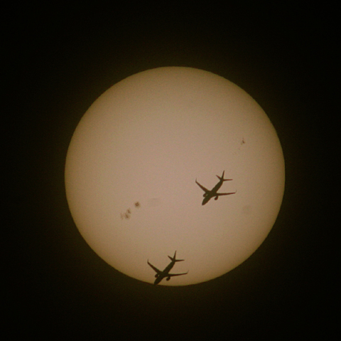 6/20の太陽黒点と航空機