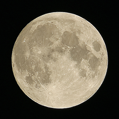 13夜の月（月齢13.6）