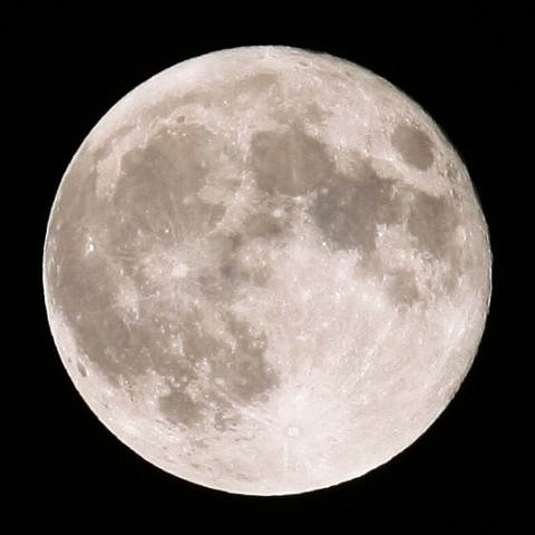 スーパームーン