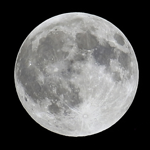 部分月食少し前の月