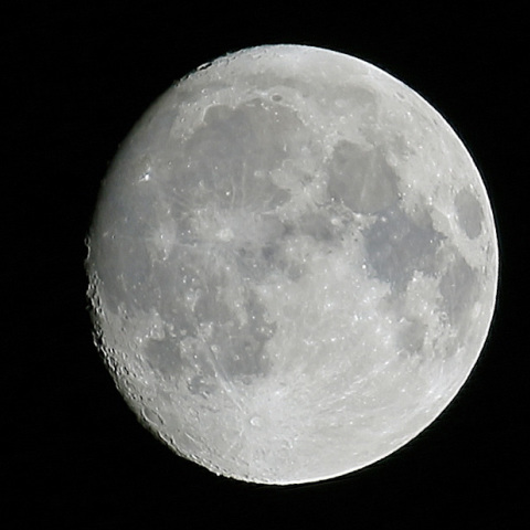 中秋の名月前夜の月