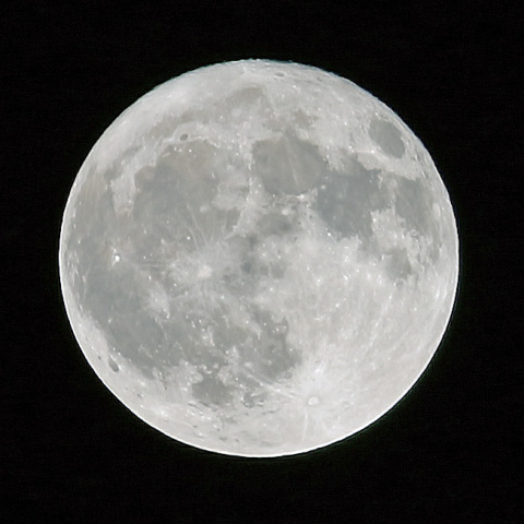 十五夜の後の満月