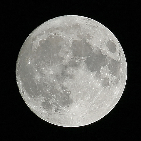 中秋の名月（月齢14.1）