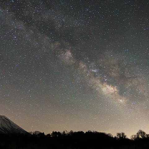 富士に架かる天の川