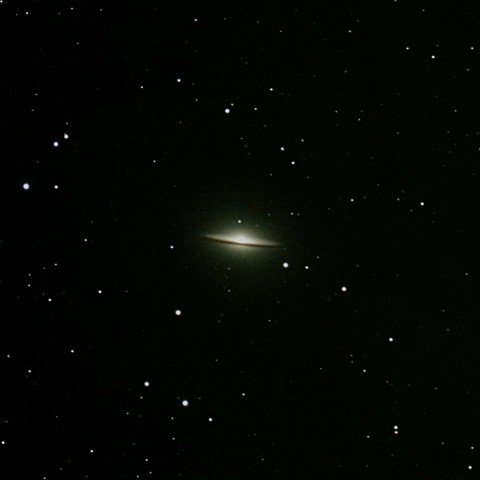 M104 ソンブレロ銀河