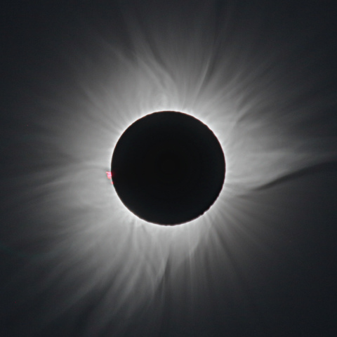 インドネシア皆既日食 コロナ