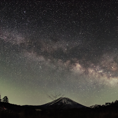 富士に架かる天の川