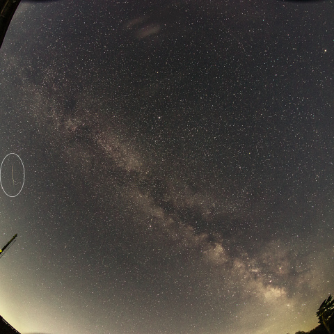 みずがめ座η流星群と天の川