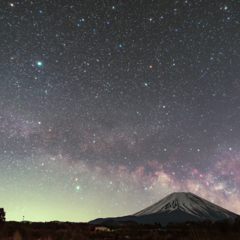 富士に架かる天の川