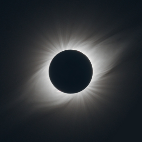 チリ皆既日食のコロナ