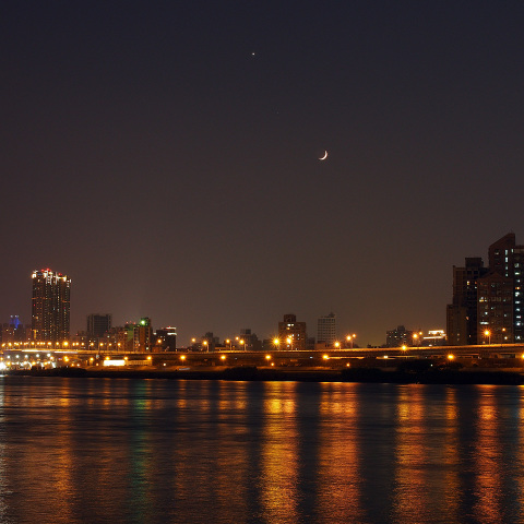 三日月と宵の明星