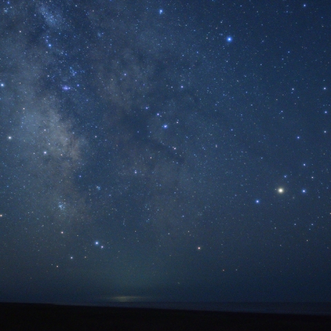 日本海に沈む天の川