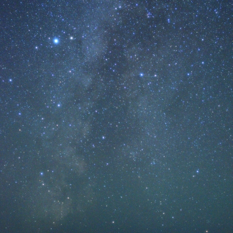 立ち上がる天の川銀河と利尻富士山