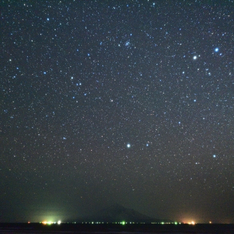 利尻富士と西天の星座