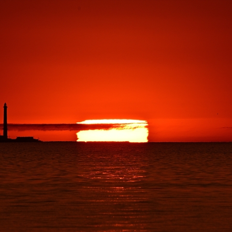 5/17-4 四角い太陽