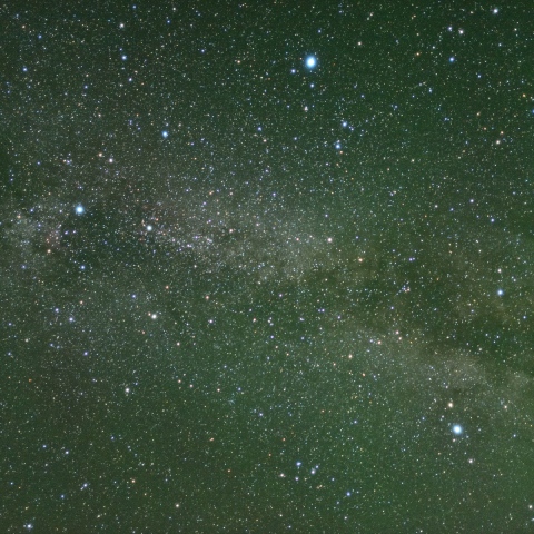 天頂付近の夏の大三角
