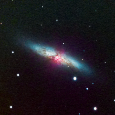 長時間露光のM82