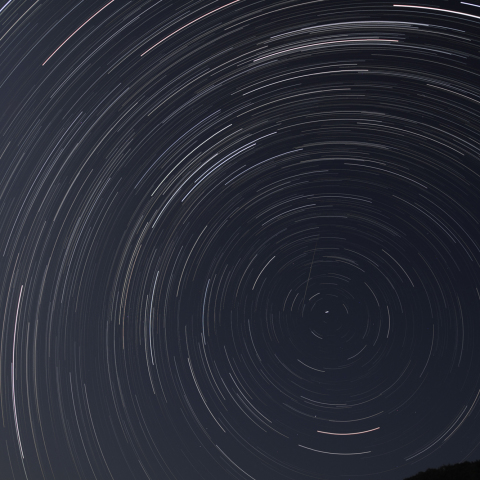 りゅう座流星群　660枚コンポジ